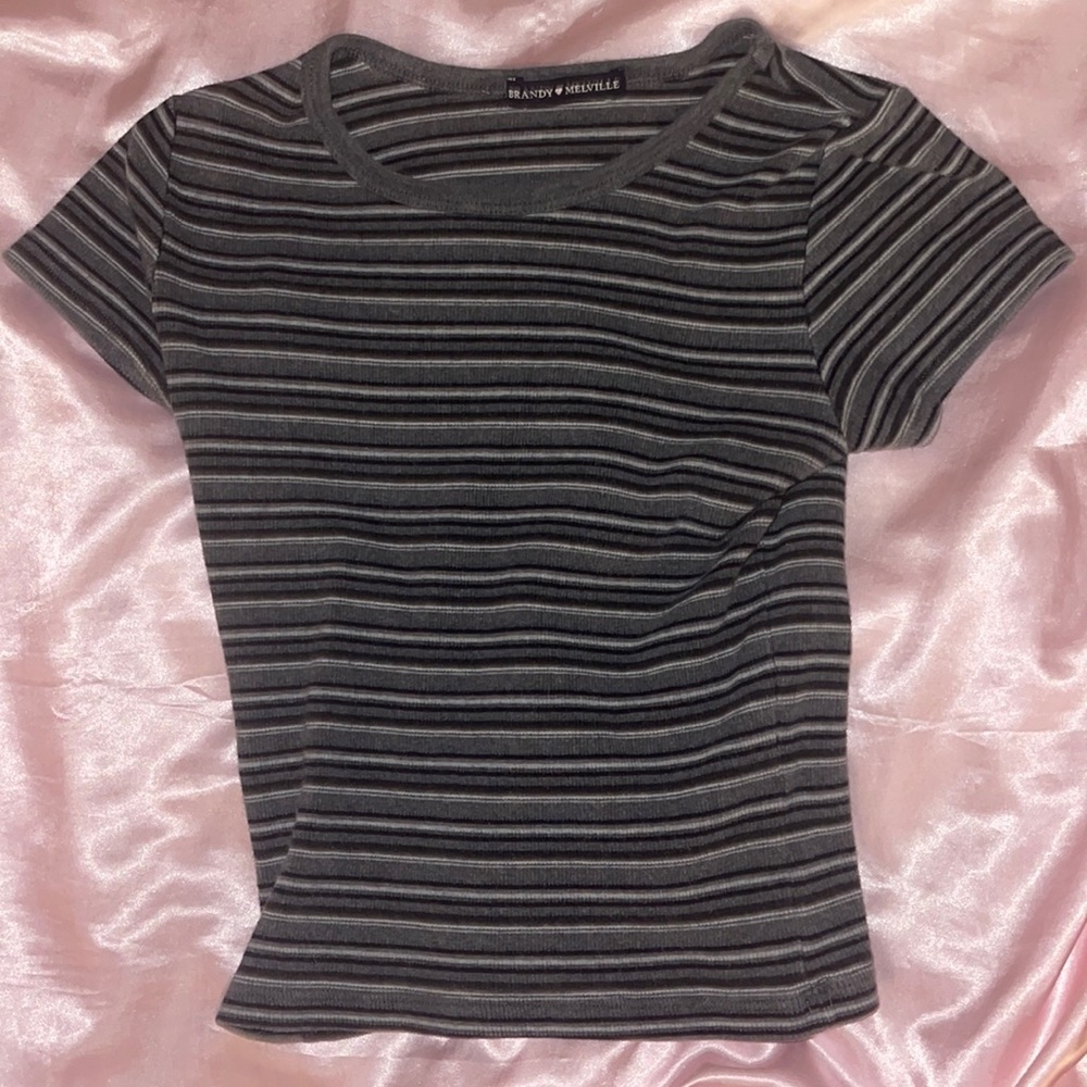 Brandy Melville Cropped short sleeve